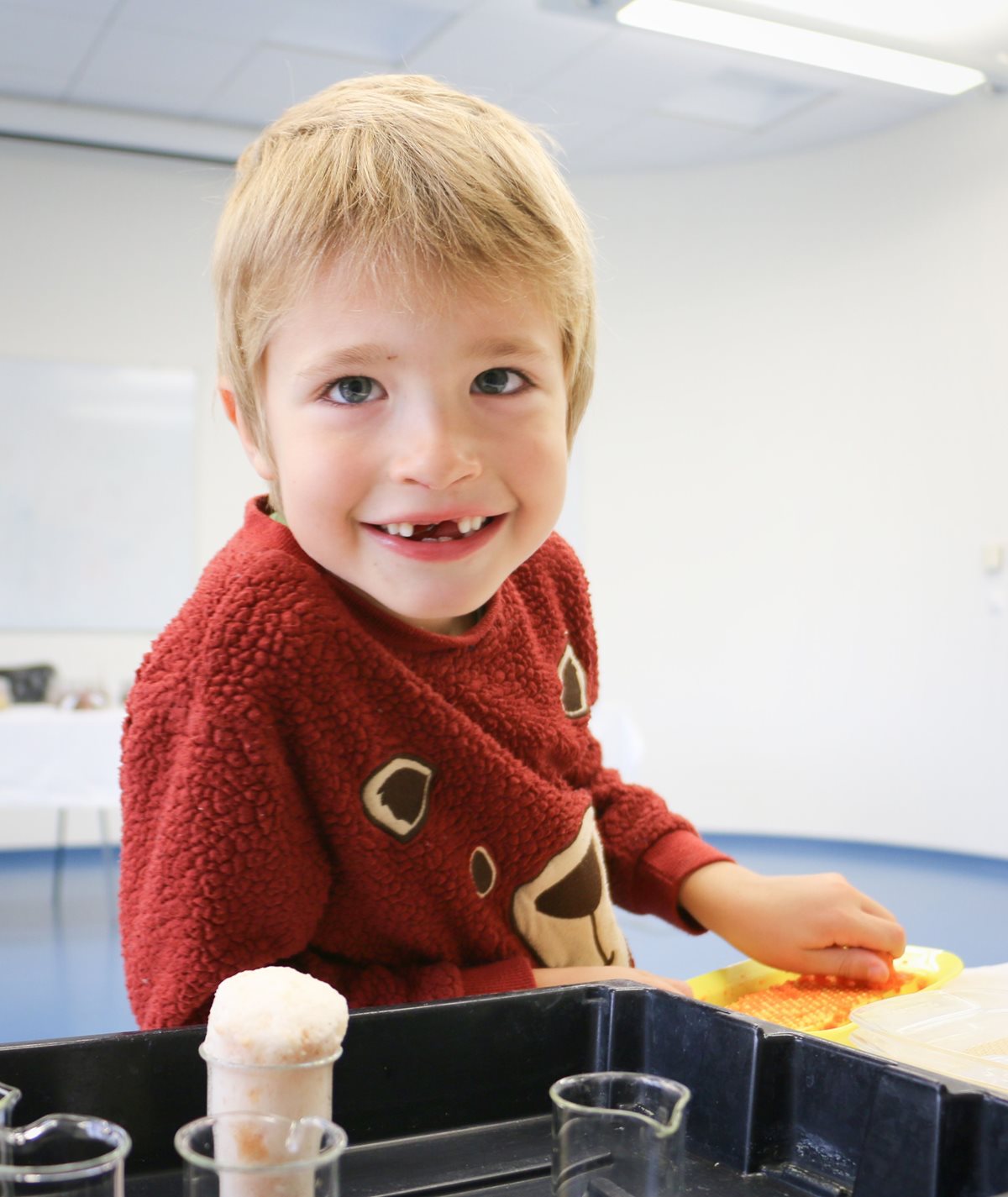 Všemi smysly mohli poznat vědu návštěvníci Noci vědců